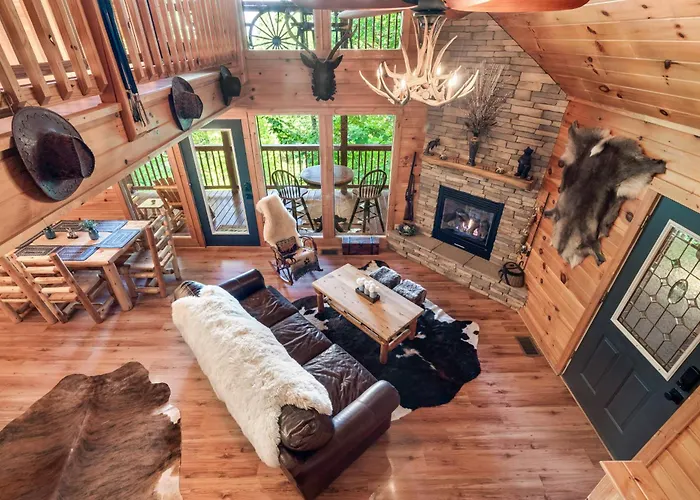 Bear Mountain Chalet In Sevierville With Hot Tub
