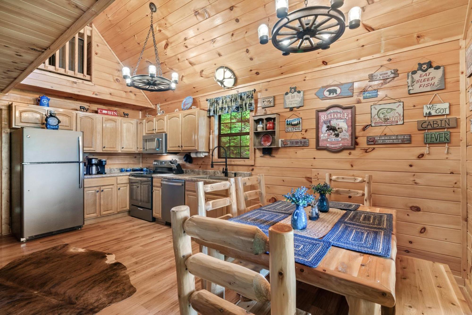 Bear Mountain In With Hot Tub